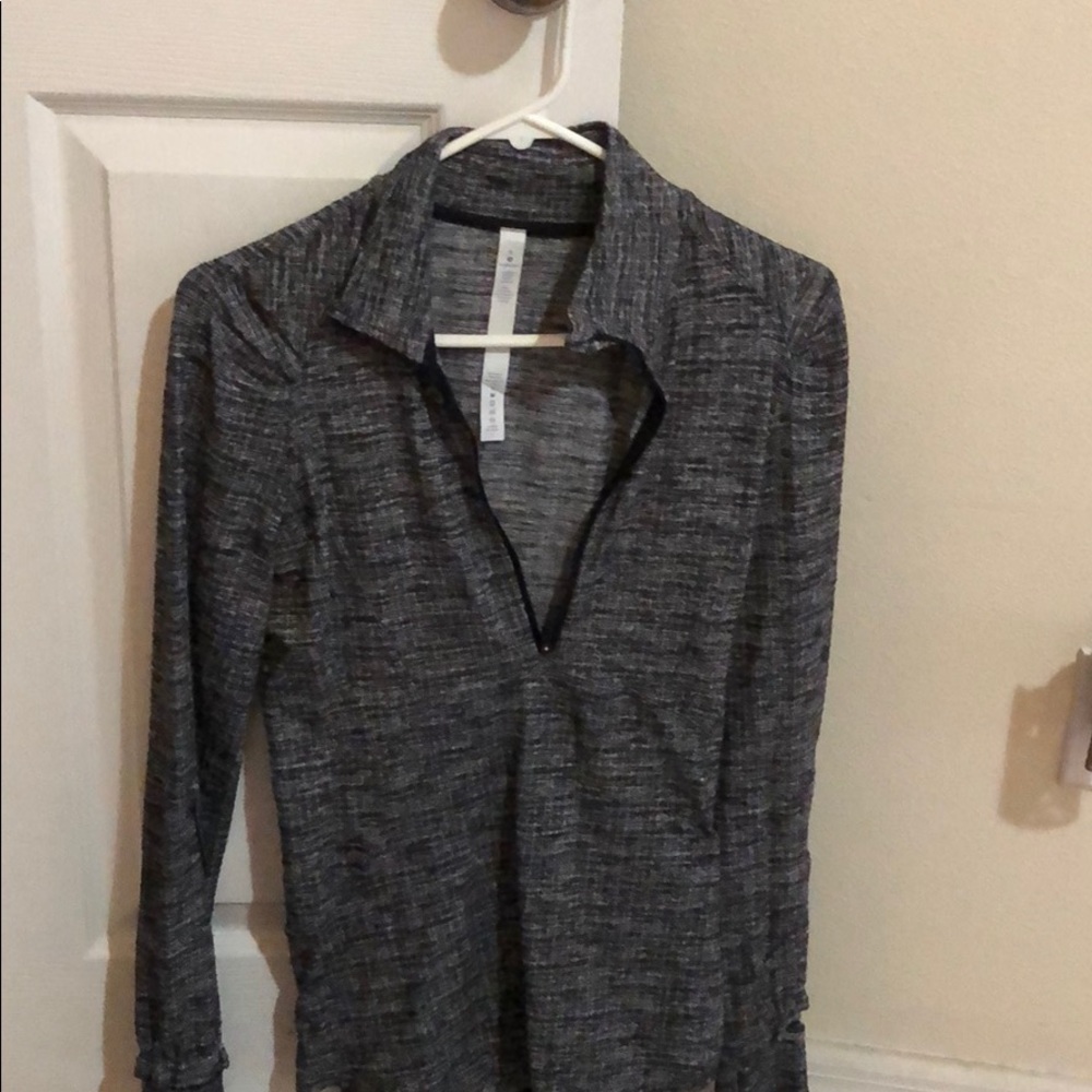 Lululemon half zip long sleeve shirt